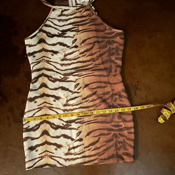 Tiger Print Fitted Dress - Picture 6 of 6